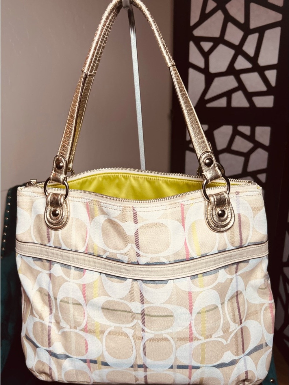 Coach Poppy Signature Tattersall Sequined Glam Tote Ivory Gold Style 19867 GUC - Picture 11 of 16